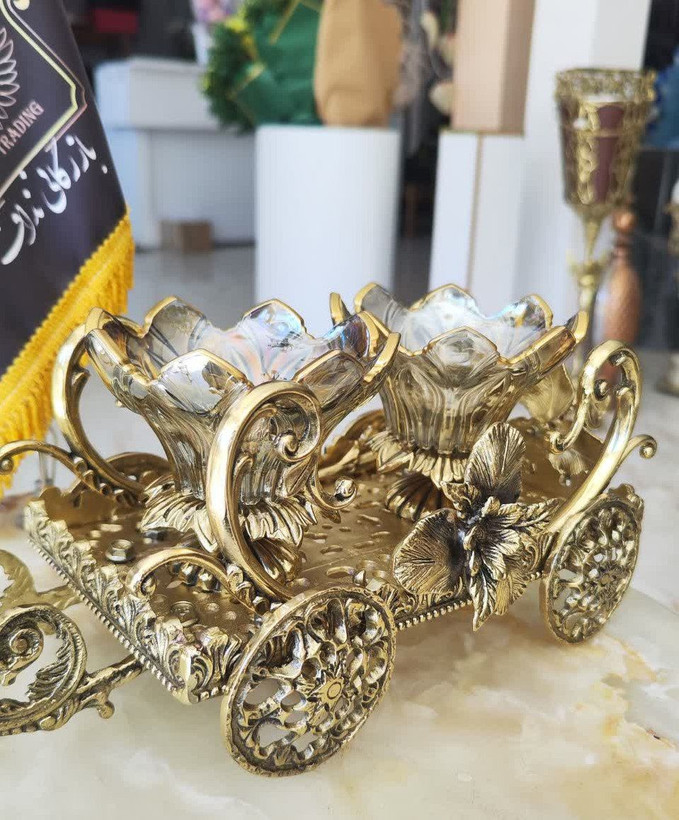 ظرف پذیرایی برنجی مدل کاریزما لوکس و باکیفیت مناسب سرو تنقلات و دکوراسیون میز پذیرایی