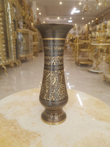 گلدان برنجی سیاه قلم ۲۵ سانتی با لبه ساده و طراحی حکاکی شده برای دکوراسیون