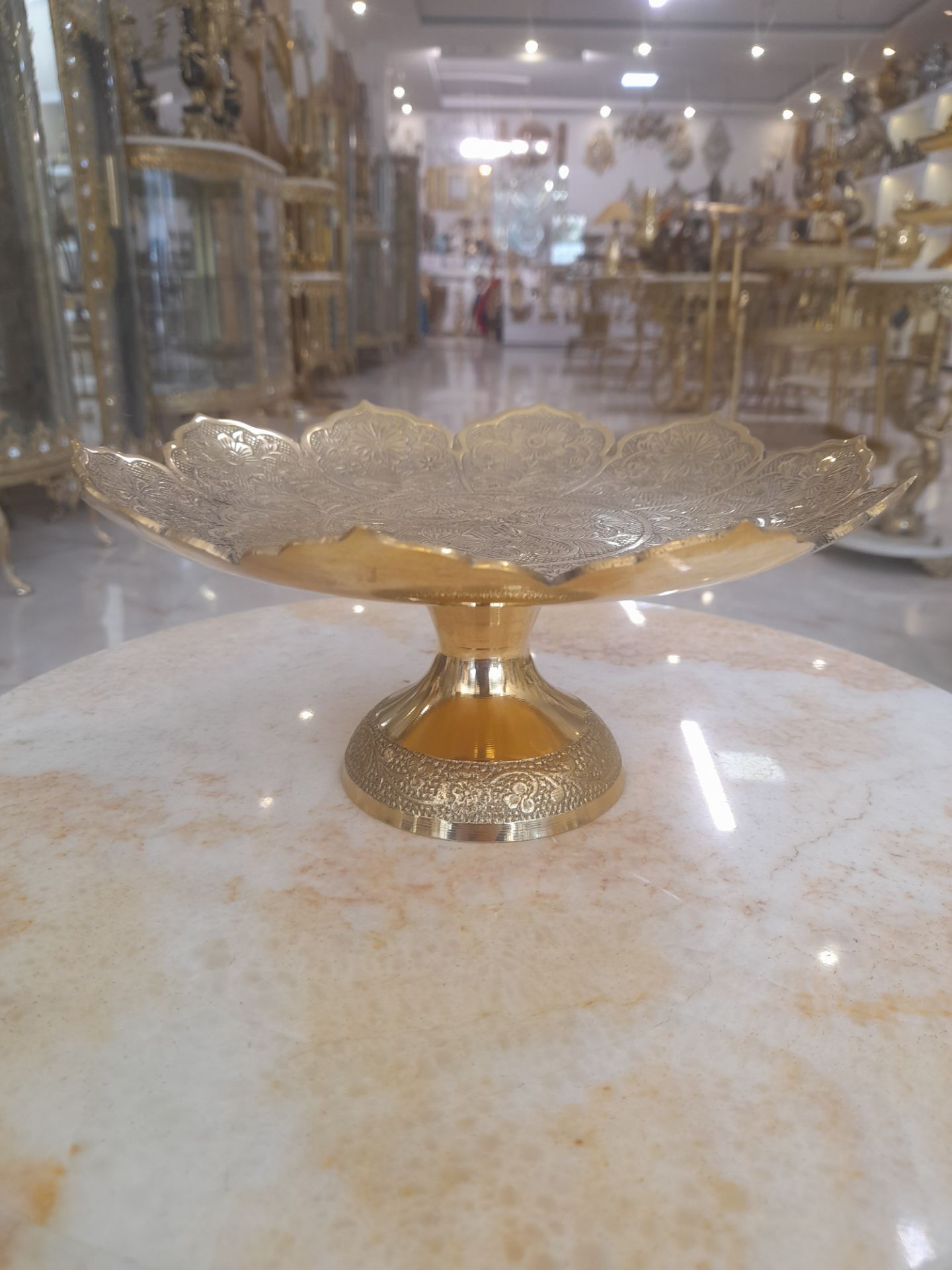 شیرینی خوری برنجی طرح لوتوس سایز ۹ اینچ - برند متالوکس