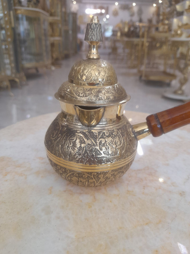 قهوه جوش برنجی درب دار طرح گل سایز متوسط برند متالوکس