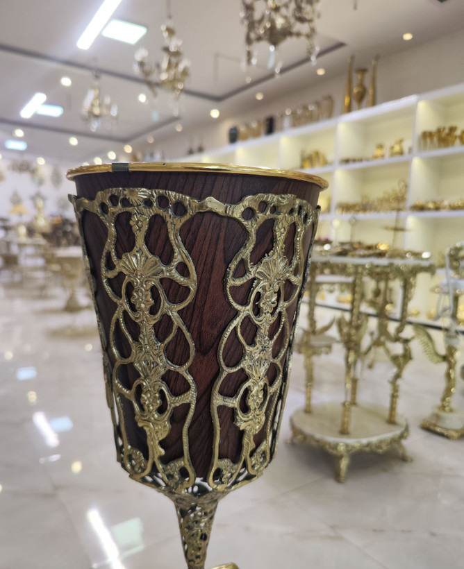 سطل برنجی پایهدار طرح بانو مدل ایستاده بلند بازرگانی نداف